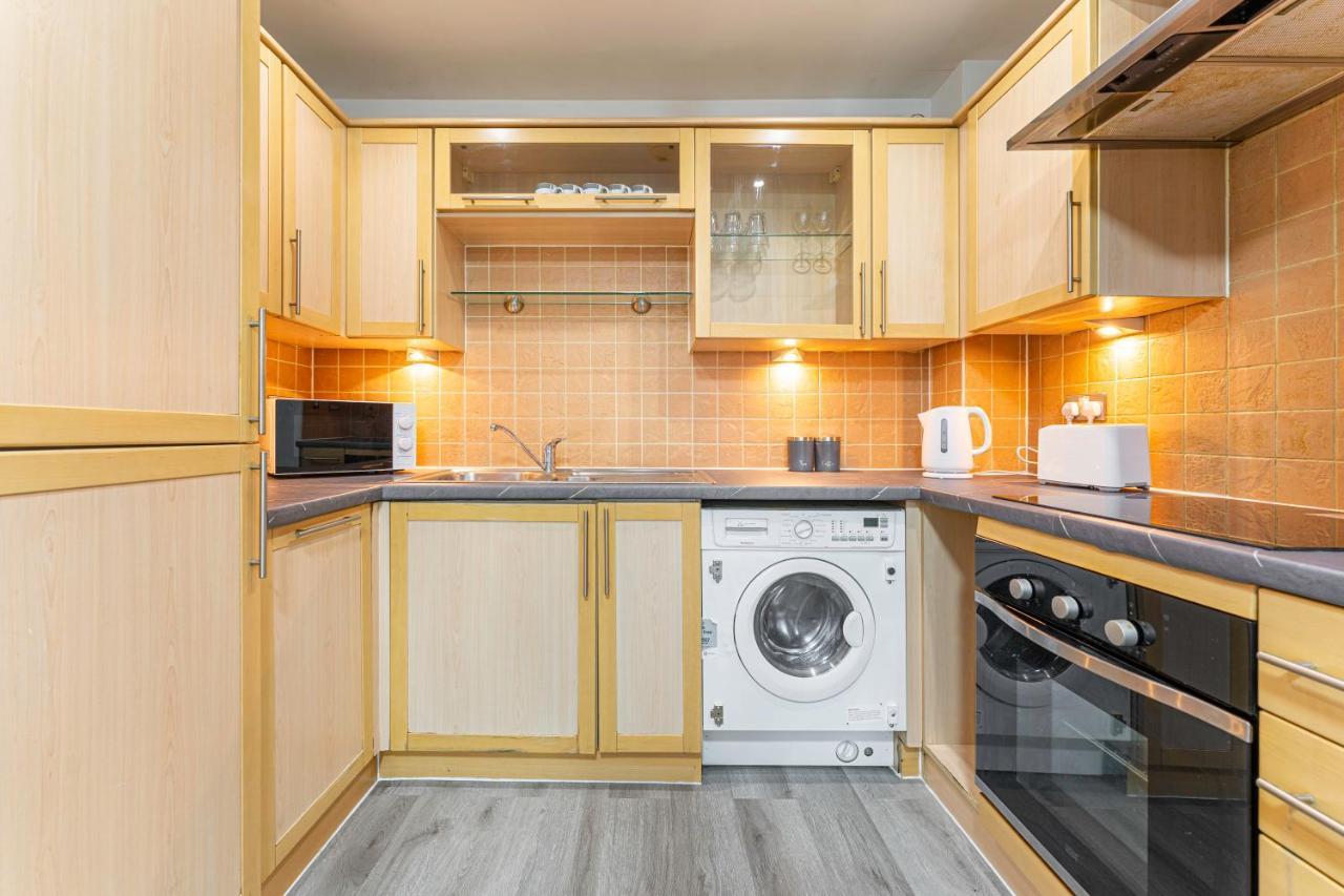 Jkg Property Solutions Presents Cosy City Apartment Coventry Exteriör bild