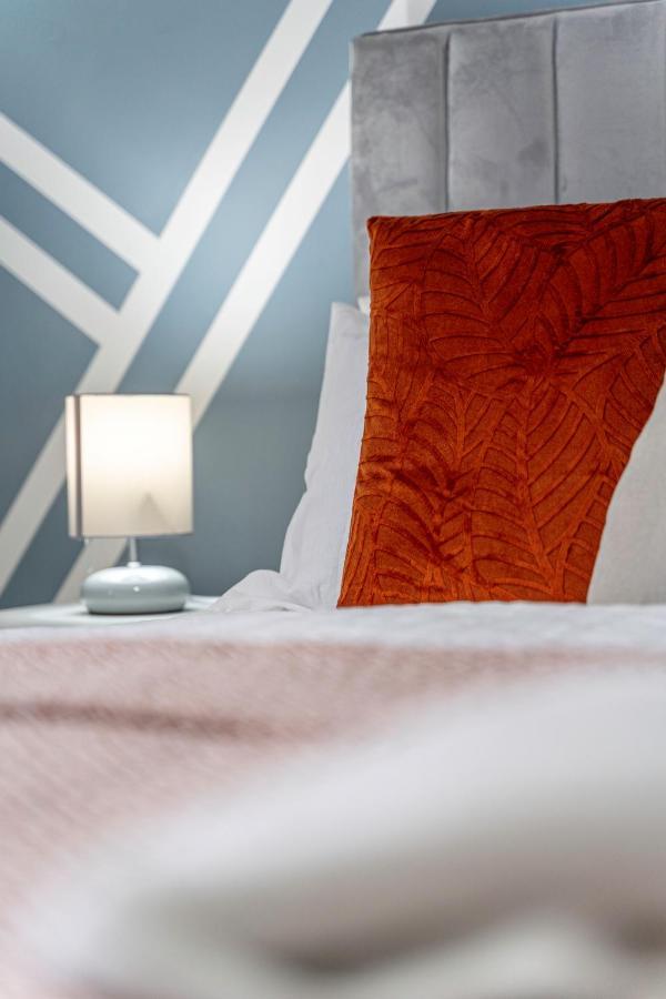 Jkg Property Solutions Presents Cosy City Apartment Coventry Exteriör bild