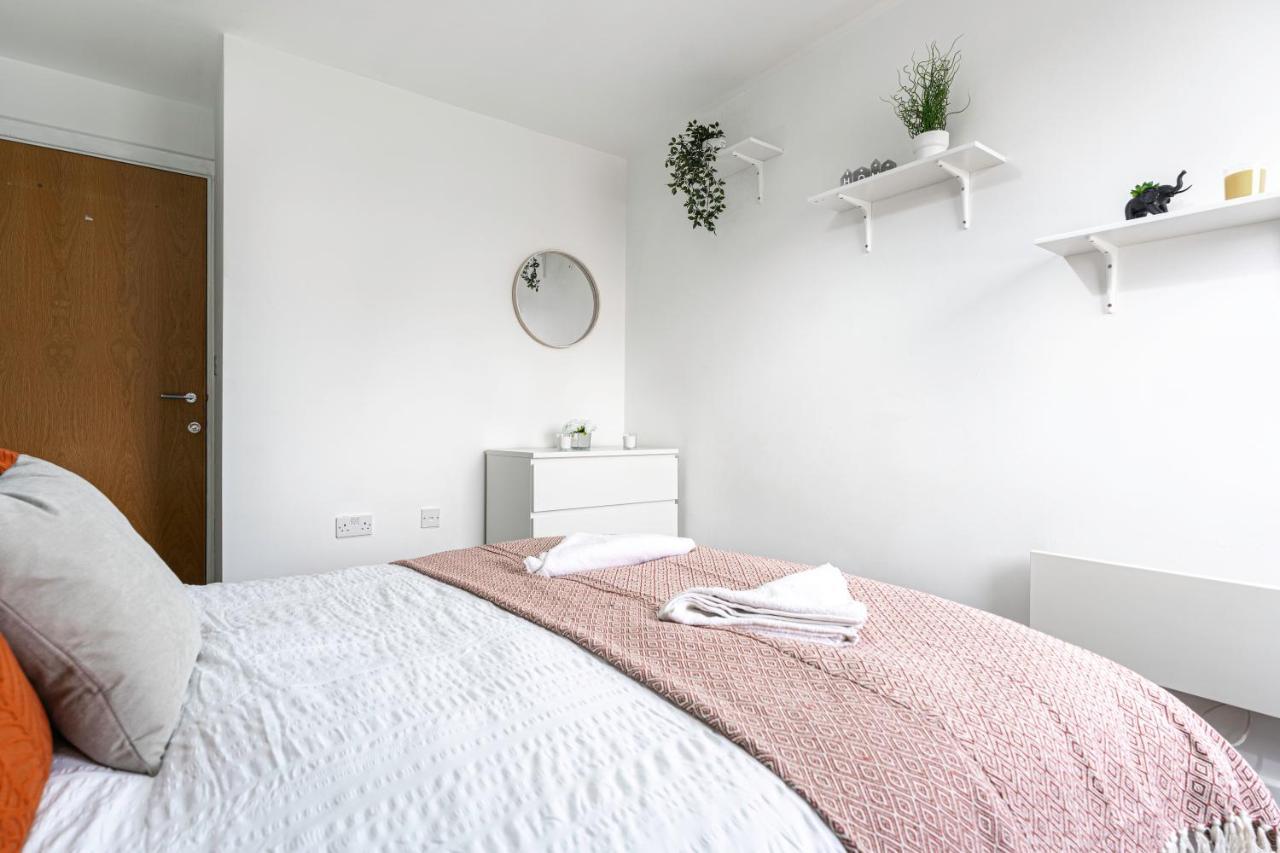 Jkg Property Solutions Presents Cosy City Apartment Coventry Exteriör bild